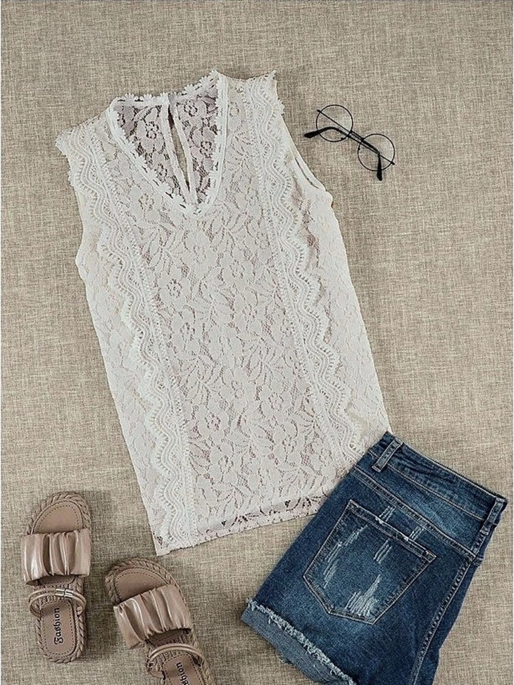 Floral Lace Sleeveless Blouse in White lined in front only - Picture 3 of 6